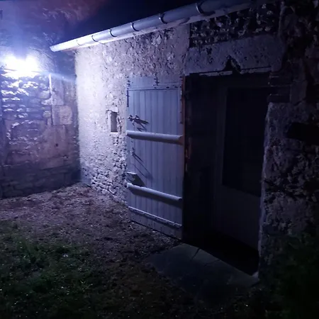 Au Chant Des Grenouilles Patay Exterior foto
